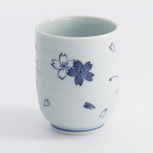 Weiße Porzellanschale mit blauen und weißen Ahornblüten, 16 cl