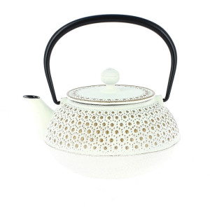 Cast iron teapot Iwashu Sakura | Quality Japanese craftsmanship