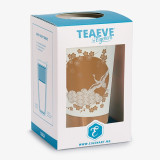 Witte Komorebi theekan met vogel- en bloemenmotief verpakt in TEAEVE by Eigenart doos