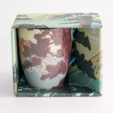 Vintage mok motief berg Fuji en bomen in versierde doos Japanse stijl