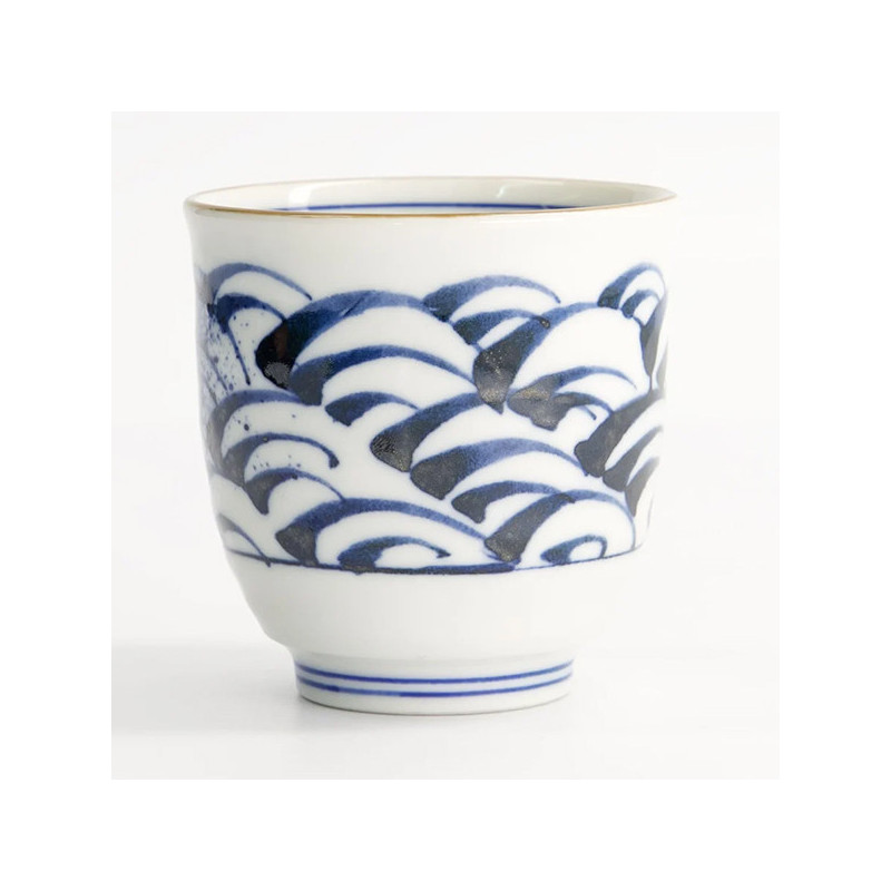 Tasse en porcelaine blanche décor vague bleue style japonais pour thé