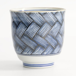 Porseleinen theekop gevlochten motief blauw en wit klauwtjesvorm