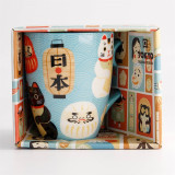 Blauwe mok met Japanse kawaii kat lantaarn en daruma motieven 380 ml in kleurrijke geschenkdoos
