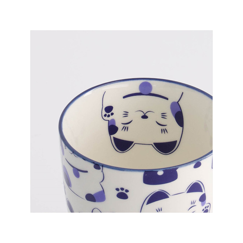 Witte keramische mok met blauwe kawaii Maneko kattendecoratie met pootjes en kattengezicht binnen en buiten