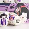 Kawaii Maiko beker geschenkset 170ML met geisha en bloemen decoratie op witte en paarse achtergrond