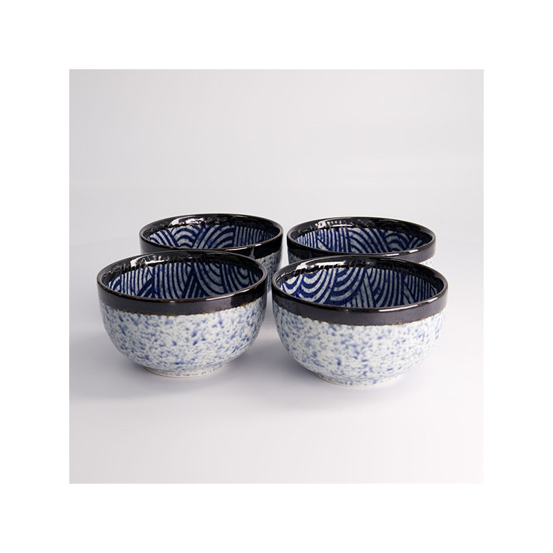 Set van vier Aisai Seigaiha kommen met blauwe en witte golfmotieven 550ml