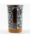 Mug japonais en céramique motifs fleurs noires et rouges avec anse marron et base beige