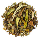 Gedroogde witte thee bladeren Paï Mu Tan met groene en bruine tinten