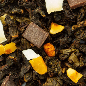 Mischung aus Oolong-Tee mit Mandelstückchen, Schokolade und Trockenfrüchten