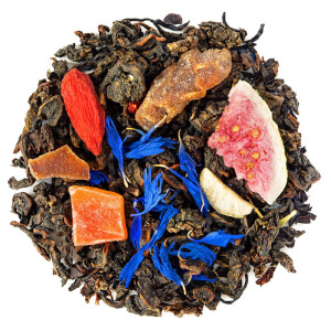 Mischung aus Oolong-Tee mit getrockneten Fruchtstücken und blauen Blüten