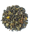 bladeren van Fu Liang Farm Oolong thee gerold en gedroogd voor infusie met zachte en bloemige smaak