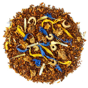 Mischung aus Rooibos, Zitrone und Orange mit gelben und blauen Blütenblättern sowie Stücken getrockneter Schale