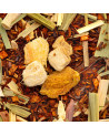 Mischung aus Rooibos, Ingwer, Zitrone, Ingwerstücken und getrockneten Kräutern