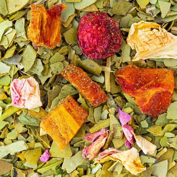 blend of green mate with pomegranate and redcurrant pieces and flower petals for fruity infusion