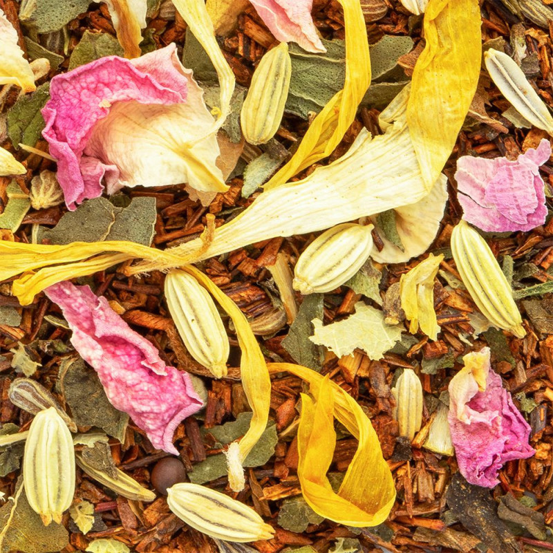 mengsel van rooibos met bloemblaadjes zaden en bladeren voor aromatische infusie