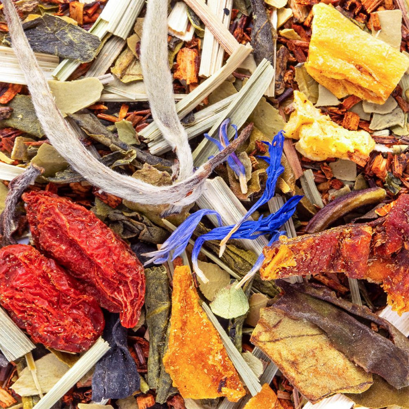 miscela di rooibos dimagrante con pezzi di agrumi fiori blu e foglie secche