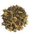 Blätter des Oolong Java Halimun Jade mit grünen und braunen Nüancen gerollt