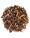 Blätter des Bio-Darjeeling Phuguri 1st Flush mit braunen und goldenen Nuancen