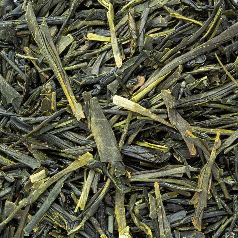 gedroogde bladeren van gyokuro mikoto groene thee met donkergroene nuances en dunne stengels