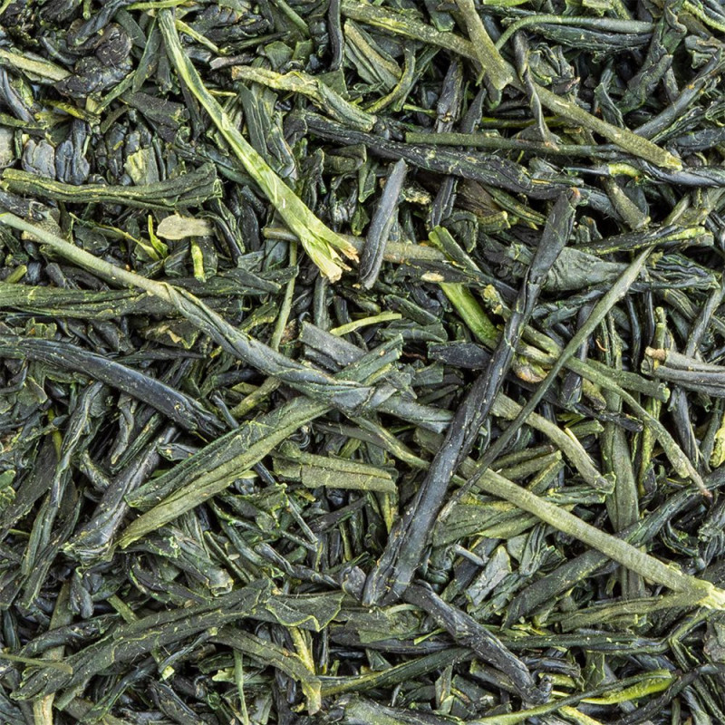 Gyokuro Kusanagi green tea whole rolled leaves dark green and light green color
