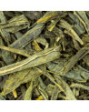 getrocknete Sencha-Grünteeblätter zur Zubereitung