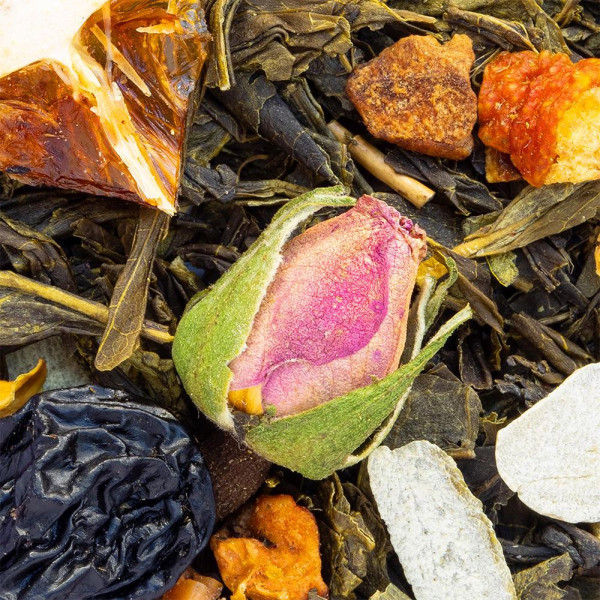 Thé vert sencha de Noël avec boutons de rose écorces d agrumes et fruits secs