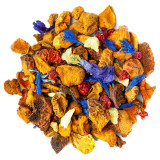 mengsel van Purple Garden kruidenthee met stukjes gedroogd fruit en blauwe bloemen