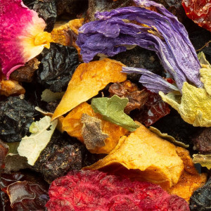 miscela di fiori secchi foglie e frutti per tisana passeggiata nel bosco Thés et Traditions