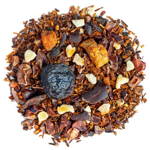 Mischung aus köstlicher Kräutertee mit Stücken aus Trockenfrüchten, Schalen und roten Samen