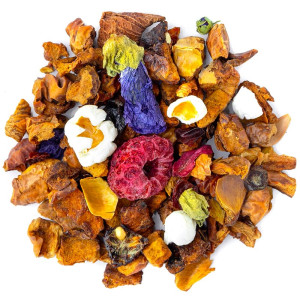 Mischung aus Himbeerkräutertee mit getrockneten Früchten, Blüten und Apfelstücken