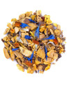 Kräutertee-Mischung Ayurveda Vata mit Gewürzstücken, Wurzeln und blauen Blüten