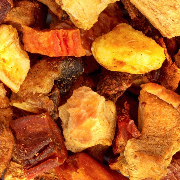 pieces of dried fruits apricot and speculoos spices for Thés et Traditions herbal tea