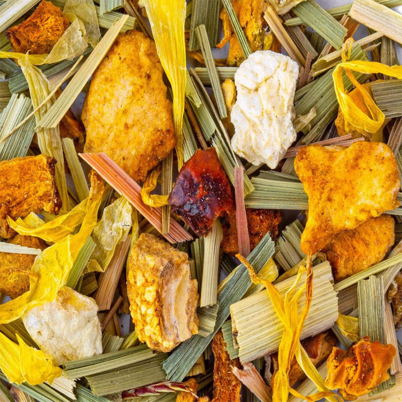 mélange de tisane citron basilic morceaux de citron feuilles de basilic et pétales jaunes