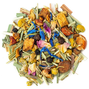 Kräuterteemischung mit Gewürzen, Blüten, Zitrusfrüchten, Blütenblättern und getrockneten Kräutern