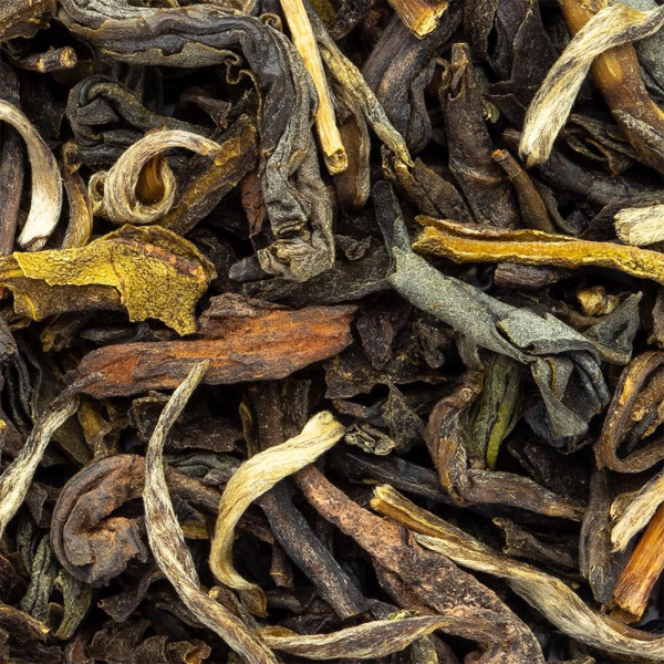 jasmin chun hao green tea dried leaves with green and brown nuances