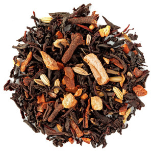Mischung aus schwarzem Chai-Tee mit Zimtstangen, Nelken, Fenchel und Ingwerstücken