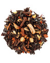 miscela di tè nero chai con spezie cannella chiodi di garofano finocchio e pezzi di zenzero