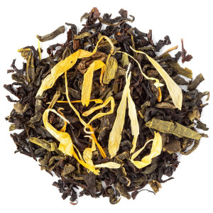 melange van zwarte theebladeren en gele blaadjes voor infusie tempel van boeddha