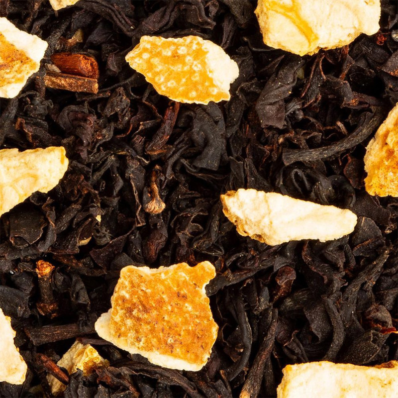 Mischung aus Schwarztee mit getrockneten Orangenschalen für aromatische Aufgüsse