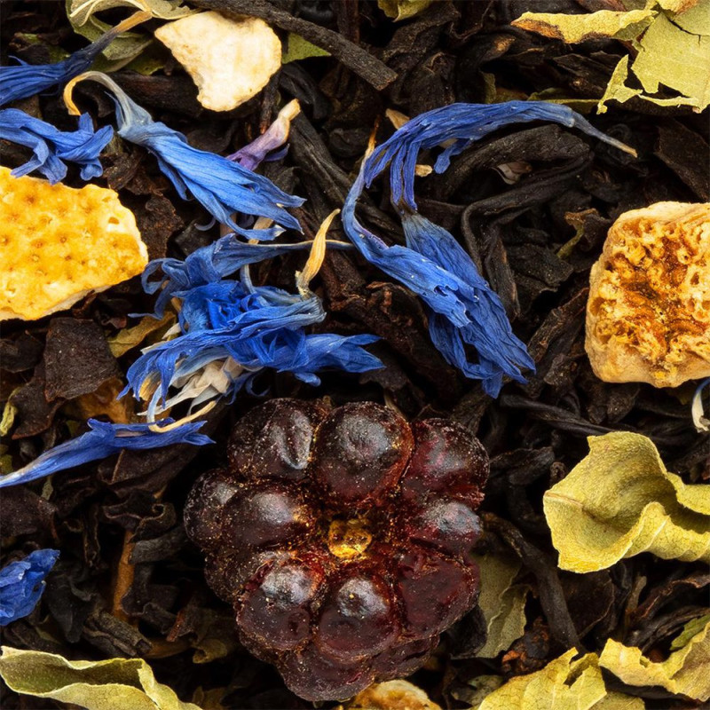 thé noir aux morceaux de mûres citron et pétales de fleurs bleues