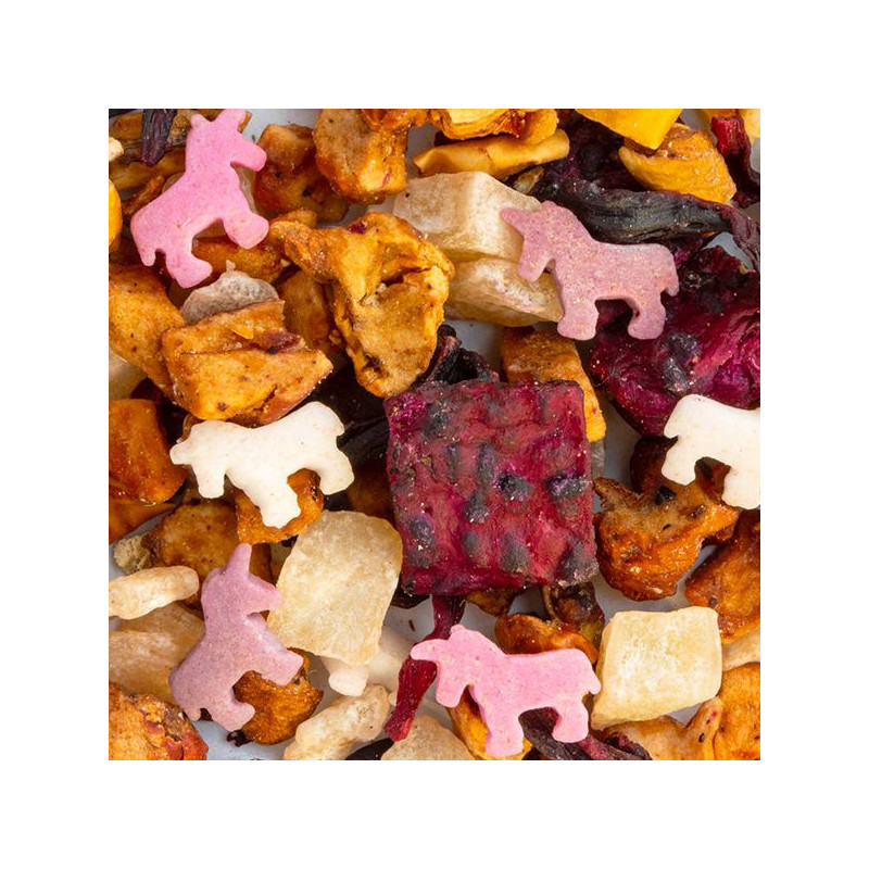 mengsel van gedroogd fruit hibiscus appelstukjes en roze en witte eenhoorn decoraties