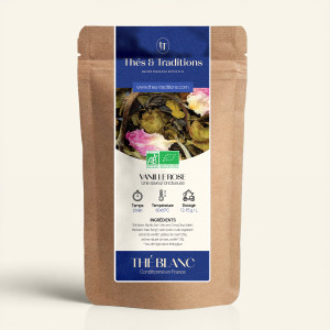 Wiederverschließbarer Kraftpapierbeutel mit Thés & Traditions Weiß­tee Vanille Rose, Etikett in Marineblau und Gold, Sichtfenste