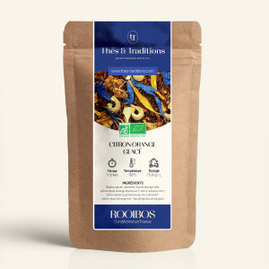 Nachfüllbarer Kraftpapierbeutel mit Rooibos Zitrone Orange Glacé, dunkelblauem und goldenem Etikett von Thés & Traditions, Fenst