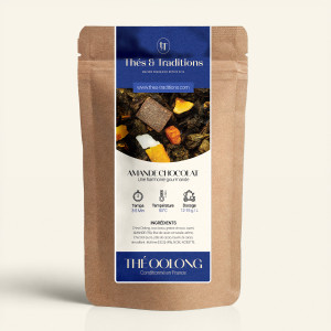 Wiederverschließbarer Kraftpapierbeutel mit Oolong Mandel Schokolade, Etikett in Dunkelblau und Gold von Thés & Traditions, Fens