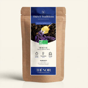 Wiederverschließbarer Kraftpapier-Beutel mit Schwarztee Violette, dunkelblau-goldenes Etikett von Thés & Traditions, Sichtfenste