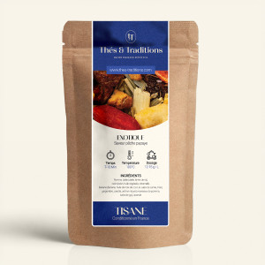 Wiederverschließbarer Kraftpapierbeutel mit Kräutertee Exotique, Etikett in Marineblau und Gold von Thés & Traditions, mit Fenst