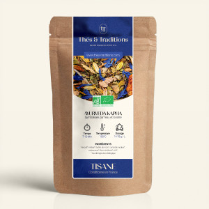 Wiederversiegelbarer Kraftpapierbeutel mit Ayurveda Kapha Kräutertee, Etikett in Marineblau und Gold von Thés & Traditions, Sich