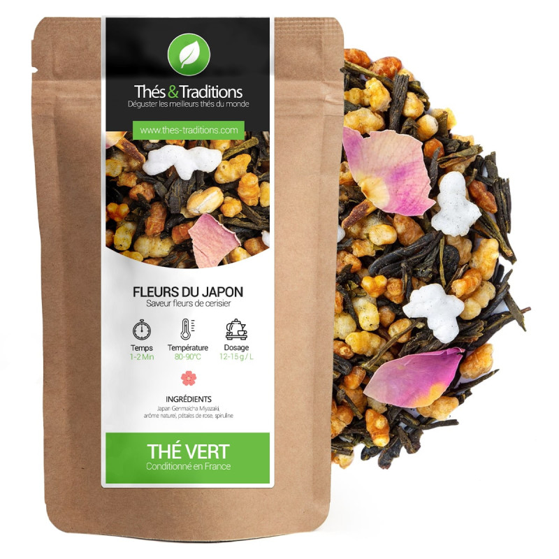 Thé vert fleurs du Japon avec pétales de fleurs de cerisier et grains de riz soufflé