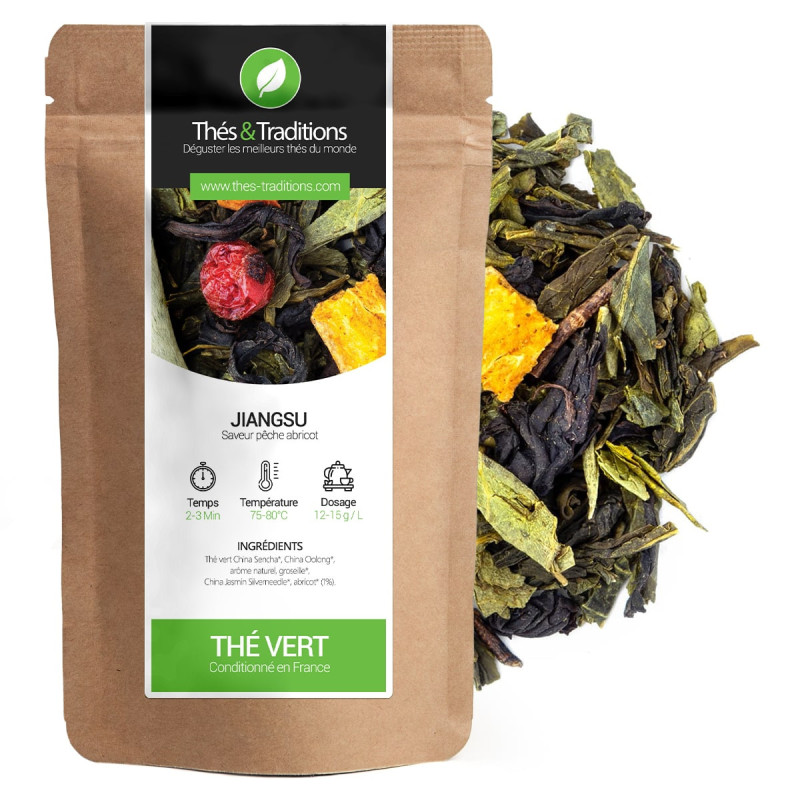 Groene thee Jiangsu met perzik-abrikozensmaak kraft zakje met groene theebladeren en gedroogd fruit