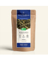 Wiederverschließbarer Kraftpapierbeutel mit Grünem Tee Sencha Matcha, Etikett in Marineblau und Gold von Thés & Traditions, Fens